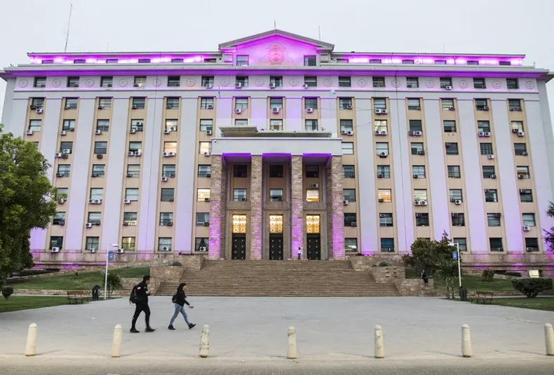 casa-gobierno-mendoza-fachada-edificio
